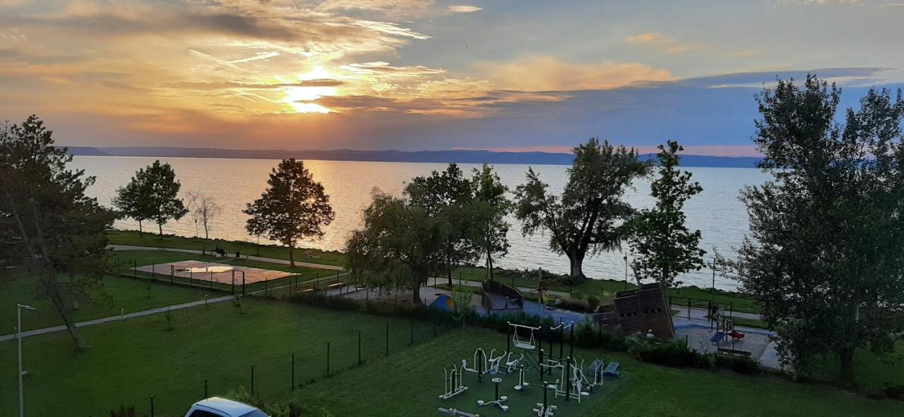 Ferienwohnung Csanad Apartman Siófok Exterior foto
